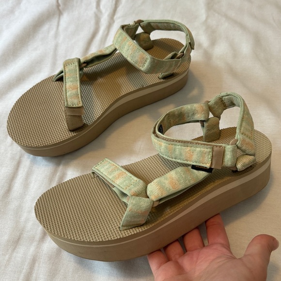 Teva Shoes - Teva 10 Flatform Universal Sandals in Iridescence Rutabaga ~ Platform Outdoor